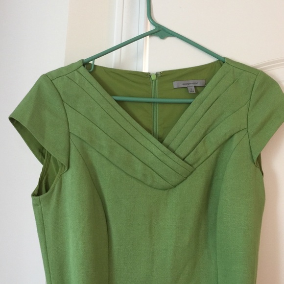 Knee length, cap sleeve, linen dress - Picture 2 of 4